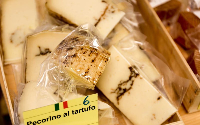 Degustazione di Formaggi in Formaggeria